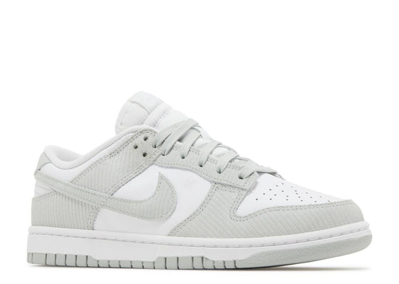 NIKE DUNK LOW W ‘LIGHT SILVER CORDUROY’