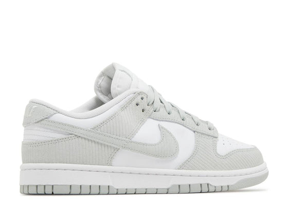 NIKE DUNK LOW W ‘LIGHT SILVER CORDUROY’
